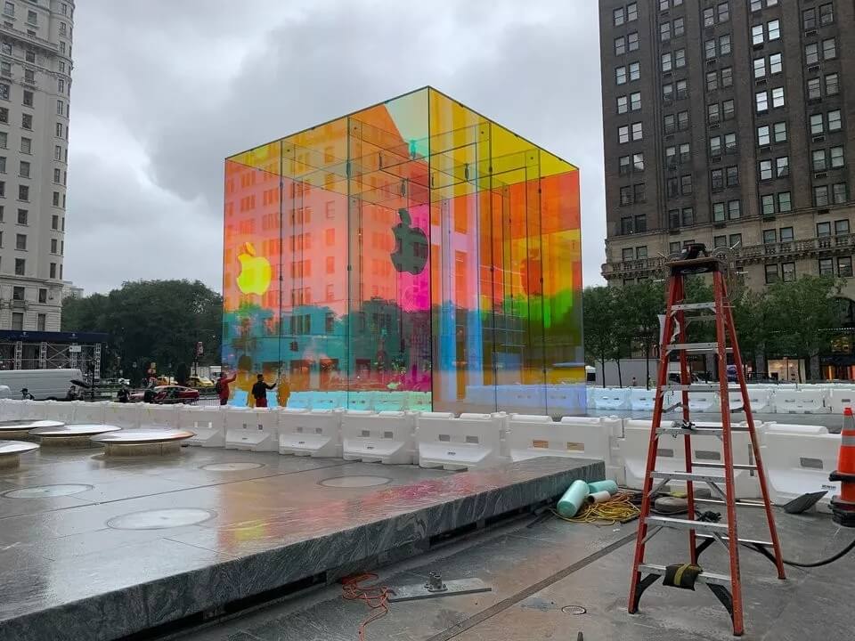 這一次，蘋果店讓大家「性高潮」了！網(wǎng)友：在紐約大道升起彩虹！